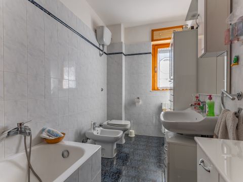 Via Riccardo Lombardi, 8 - Grumo Appula