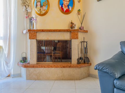 Via Riccardo Lombardi, 8 - Grumo Appula