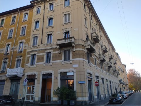 Via Coluccio Salutati, 17 - Milano