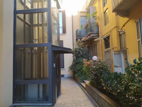 Via Coluccio Salutati, 17 - Milano