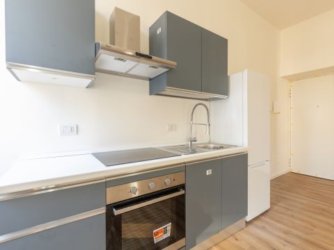 Via Pietro Colletta, 30 - Milano