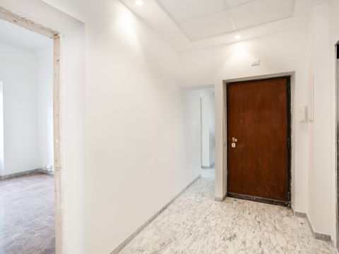 Largo Arenula, 11 - Roma