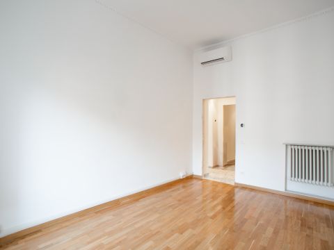 Largo Arenula, 11 - Roma