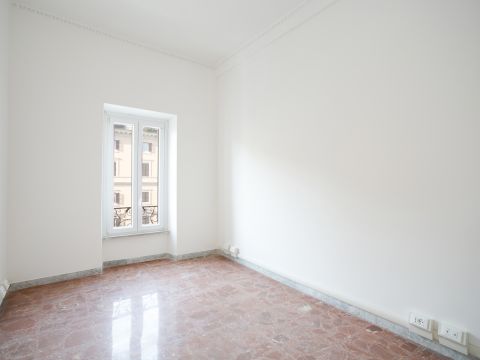 Largo Arenula, 11 - Roma