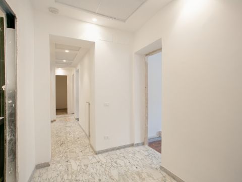 Largo Arenula, 11 - Roma