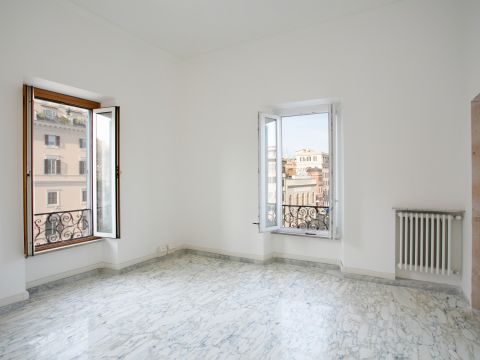 Largo Arenula, 11 - Roma