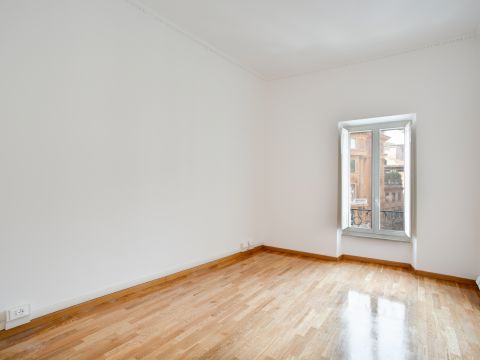 Largo Arenula, 11 - Roma