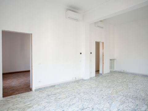 Largo Arenula, 11 - Roma