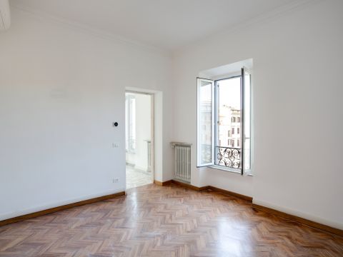 Largo Arenula, 11 - Roma