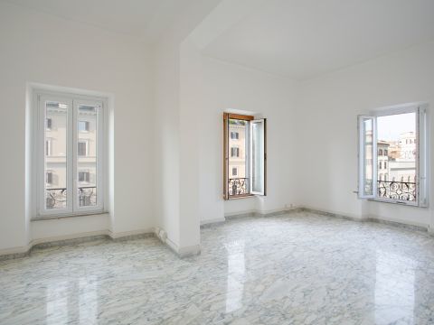 Largo Arenula, 11 - Roma