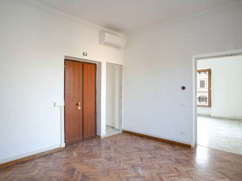 Largo Arenula, 11 - Roma