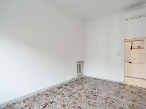 Largo Arenula, 11 - Roma