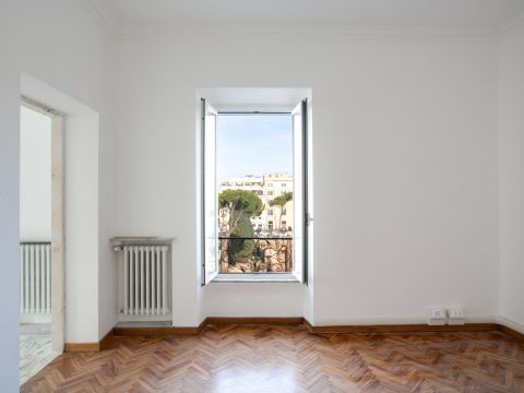 Largo Arenula, 11 - Roma