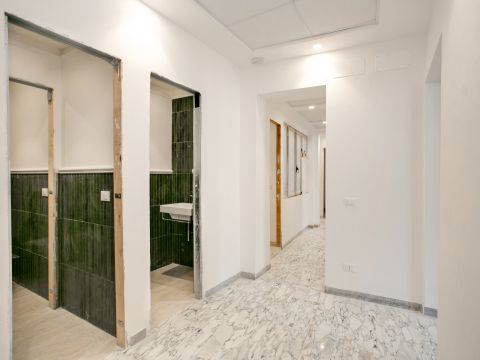 Largo Arenula, 11 - Roma