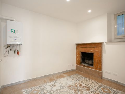 Largo Arenula, 11 - Roma