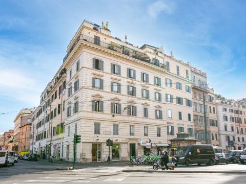 Largo Arenula, 11 - Roma