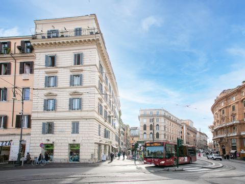 Largo Arenula, 11 - Roma