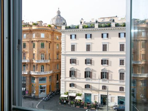 Largo Arenula, 11 - Roma