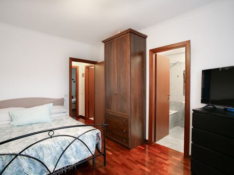 Viale Attilio Bertolucci, 105 - Roma