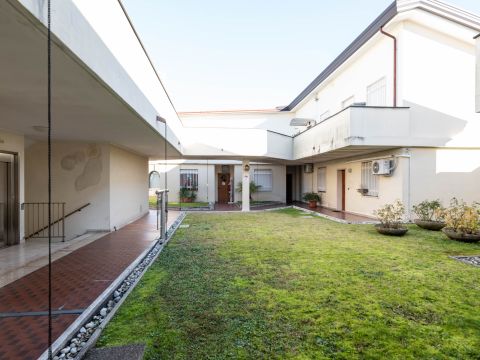 Via A. Volta, 39 - Abano Terme