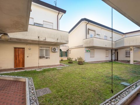 Via A. Volta, 39 - Abano Terme