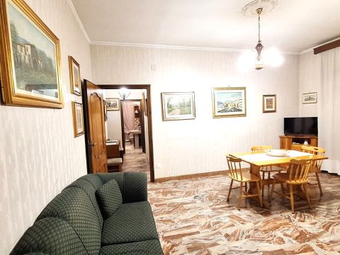 Via Antonello da Messina, 8 - Roma