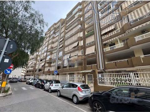 Via Francesco Eugenio Silvestri, 13 - Bari