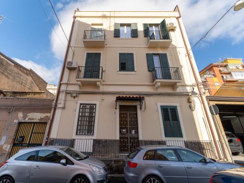 Via Santa Maria della Stella, 16b - Catania