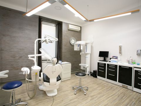 Via Luciano Manara, 25 - Roma