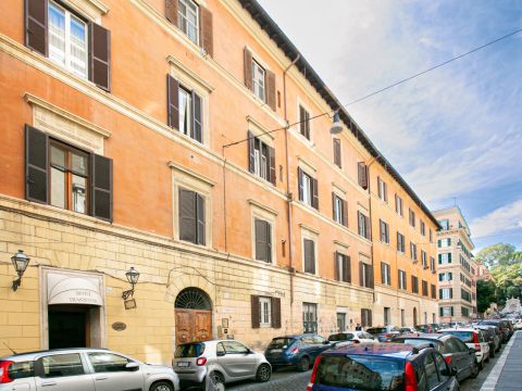 Via Luciano Manara, 25 - Roma