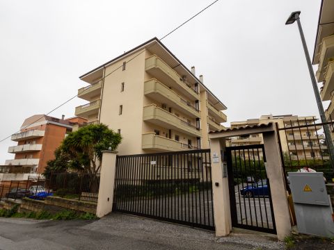 Via Nicola Misasi, 76 a - Catanzaro