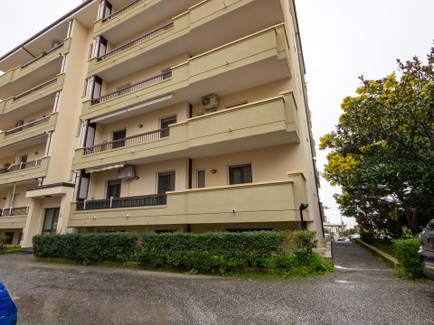 Via Nicola Misasi, 76 a - Catanzaro