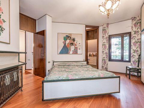 Via Eraclea, 4 - Padova