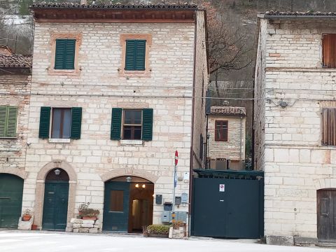 via Camponocecchio 15 - Genga