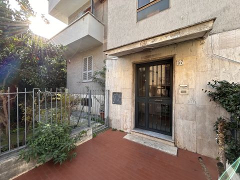 Via Santafiora, 37 - Roma