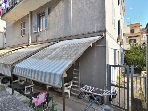 Via Santafiora, 37 - Roma