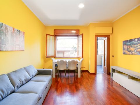 Via Sanzeno, 15 - Roma