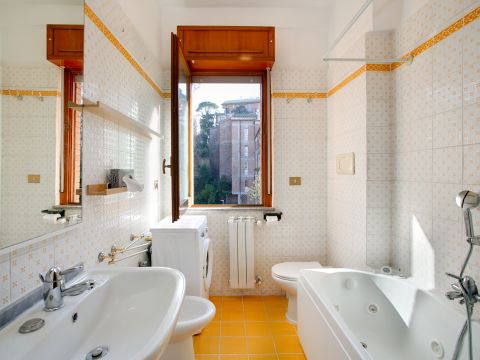 Via Sanzeno, 15 - Roma