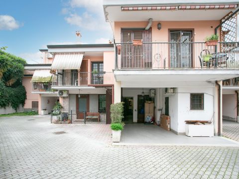 Viale Valle dell'Aniene, 10 - Guidonia Montecelio