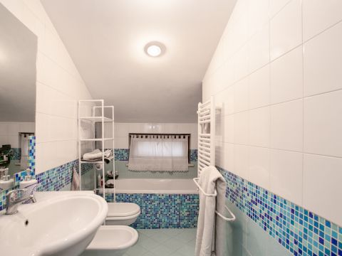 Viale Valle dell'Aniene, 10 - Guidonia Montecelio