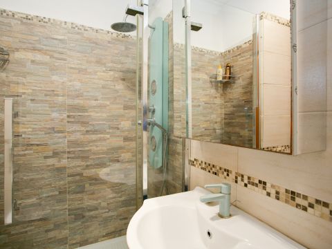 Viale Valle dell'Aniene, 10 - Guidonia Montecelio