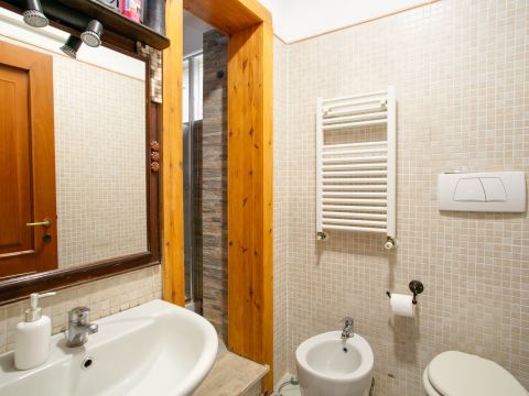 Viale Valle dell'Aniene, 10 - Guidonia Montecelio