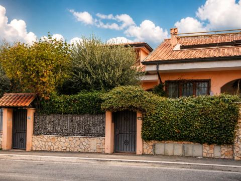 Viale Valle dell'Aniene - Guidonia Montecelio