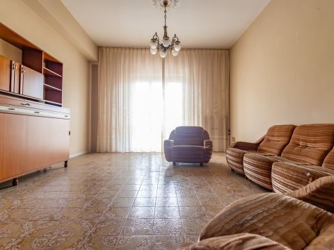 Via Conti di Loritello, 9/B - Catanzaro