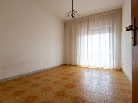 Via Conti di Loritello, 9/B - Catanzaro