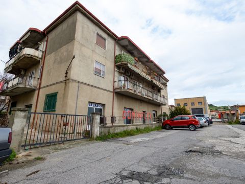 Via Conti di Loritello, 9/B - Catanzaro