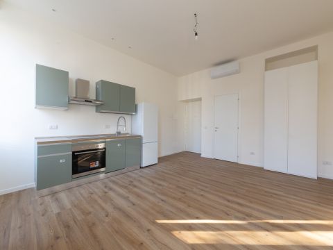 Via Pietro Colletta, 30 - Milano