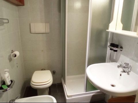 Piazzale Gambara, Milano, MI, Italia - Milano