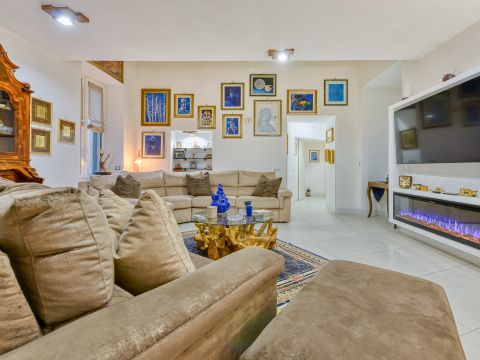 Via Laura Mancini Oliva - Napoli