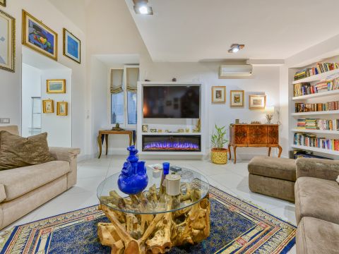 Via Laura Mancini Oliva - Napoli